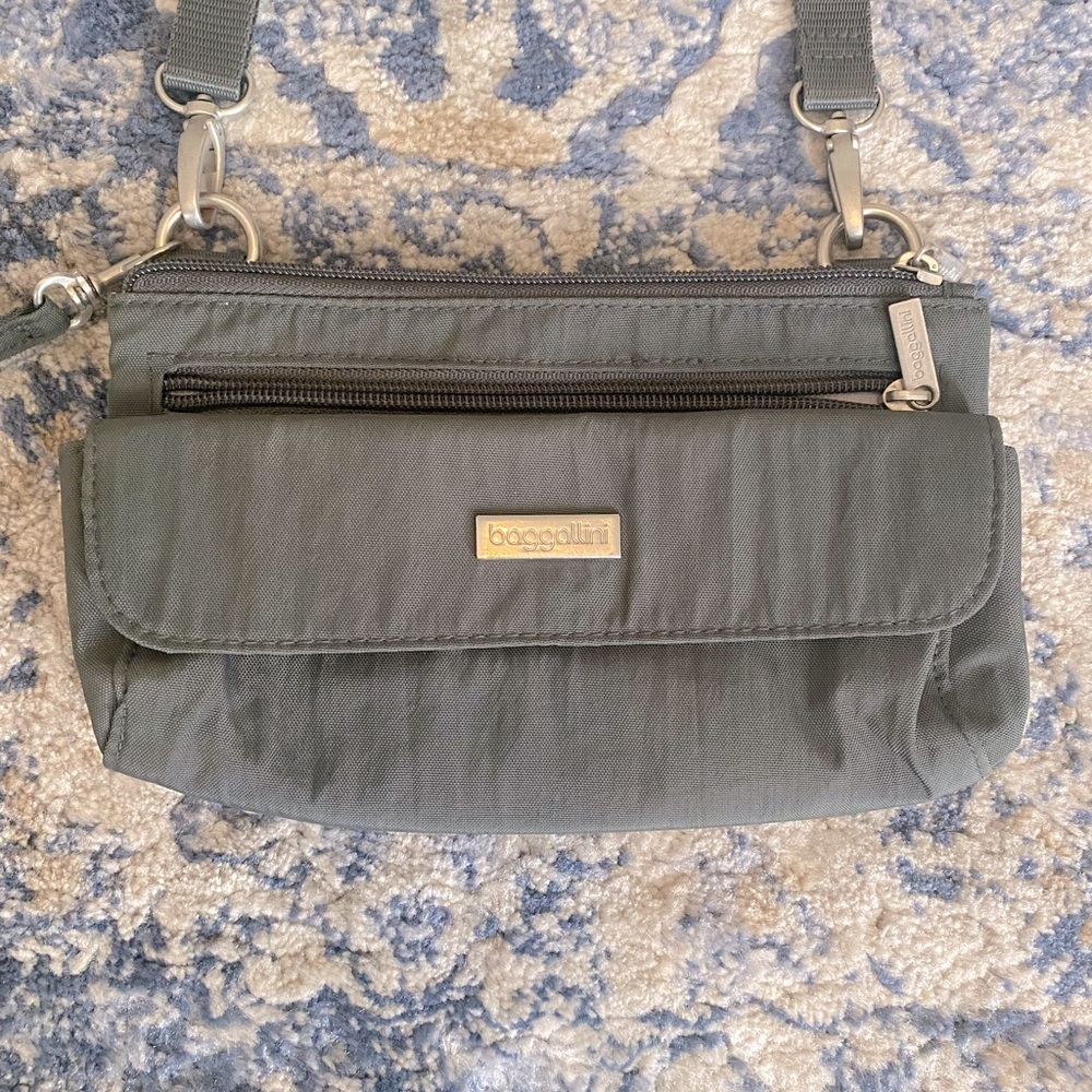 Baggallini Crossbody/Wristlet/Waist Pack